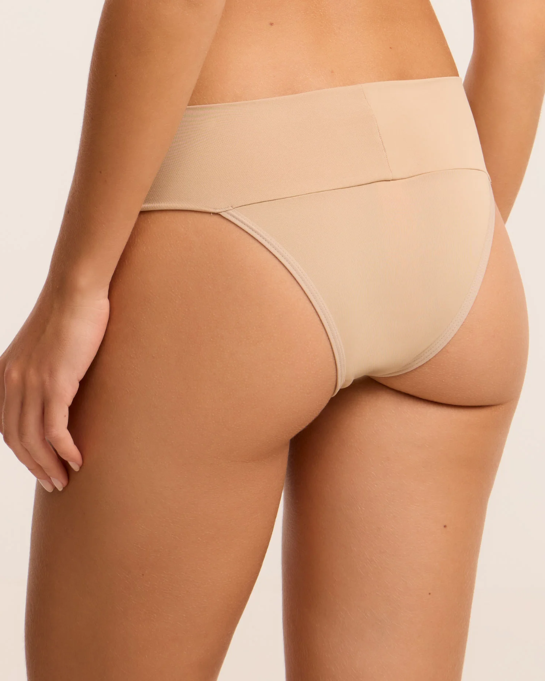 Calcinha Biquíni Básica em Microfibra com Cós Largo Bege