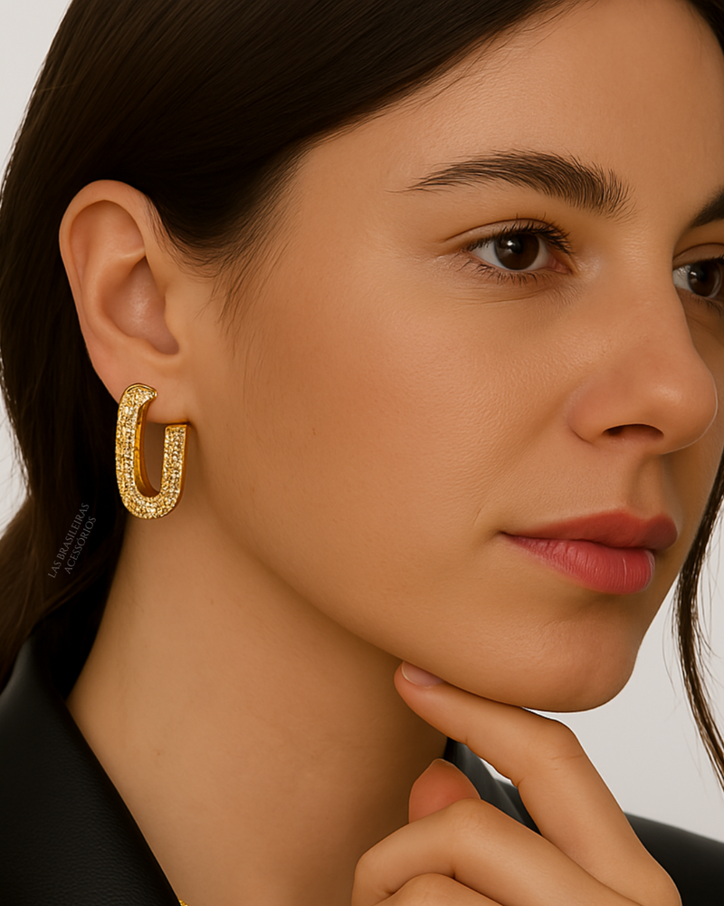 Brinco Cravejado Dourado Quadrado