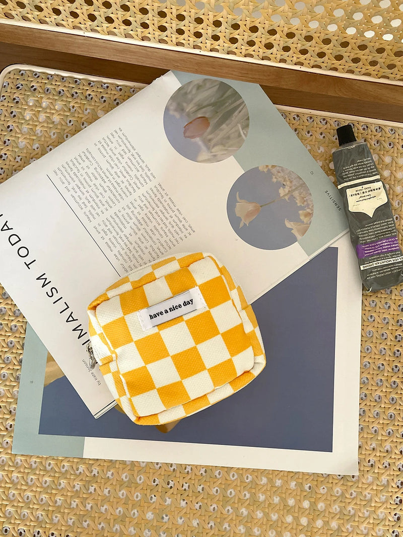 Mini Necessaire Quadriculada Branco e Amarelo
