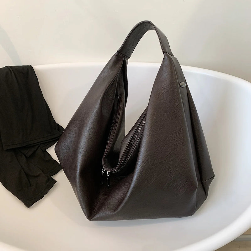 Bolsa de Couro Modelo Hobo Café